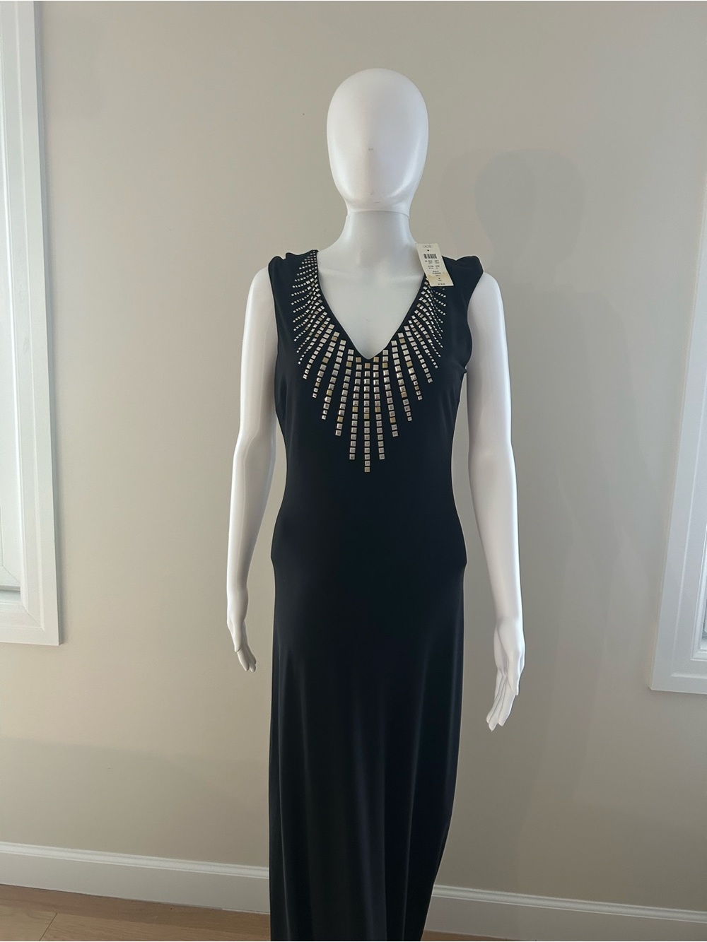 Cache Black Maxi A-Line Dress,
Sleeveless V- Neck Studded, Size Medium

NWT